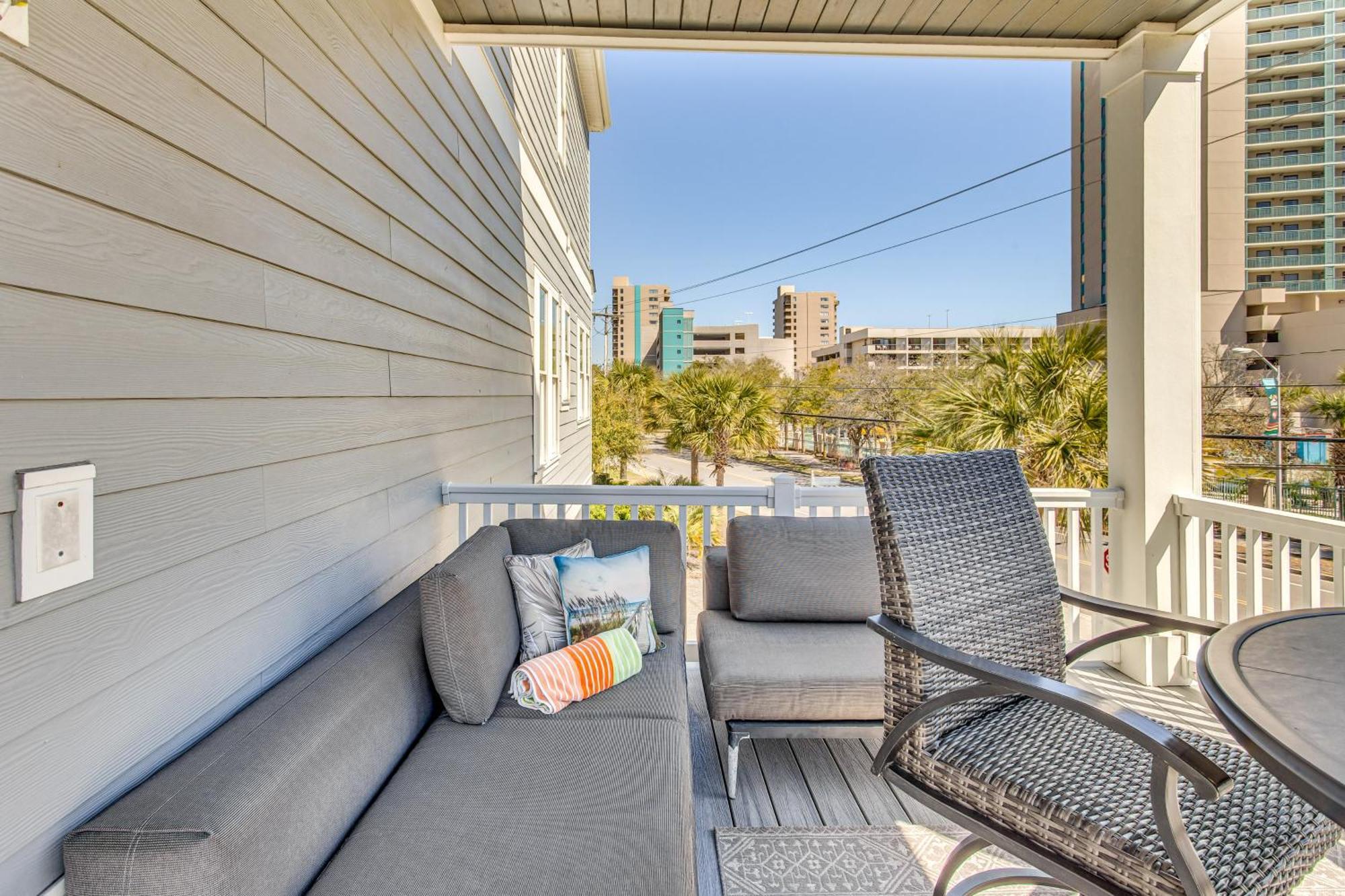 Myrtle Beach House With Hot Tub, Walk To Beach Экстерьер фото