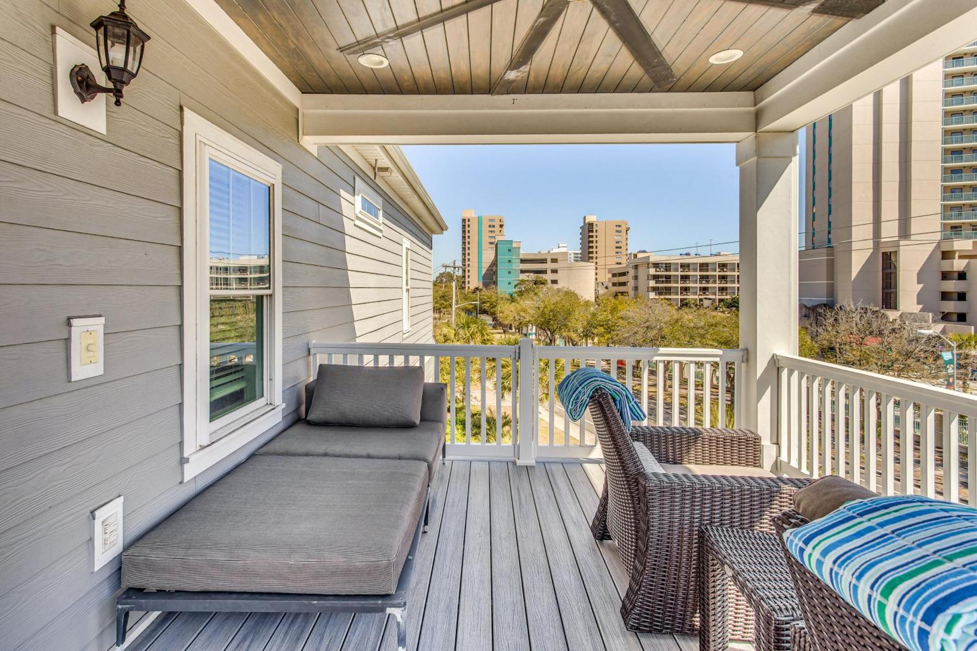 Myrtle Beach House With Hot Tub, Walk To Beach Экстерьер фото